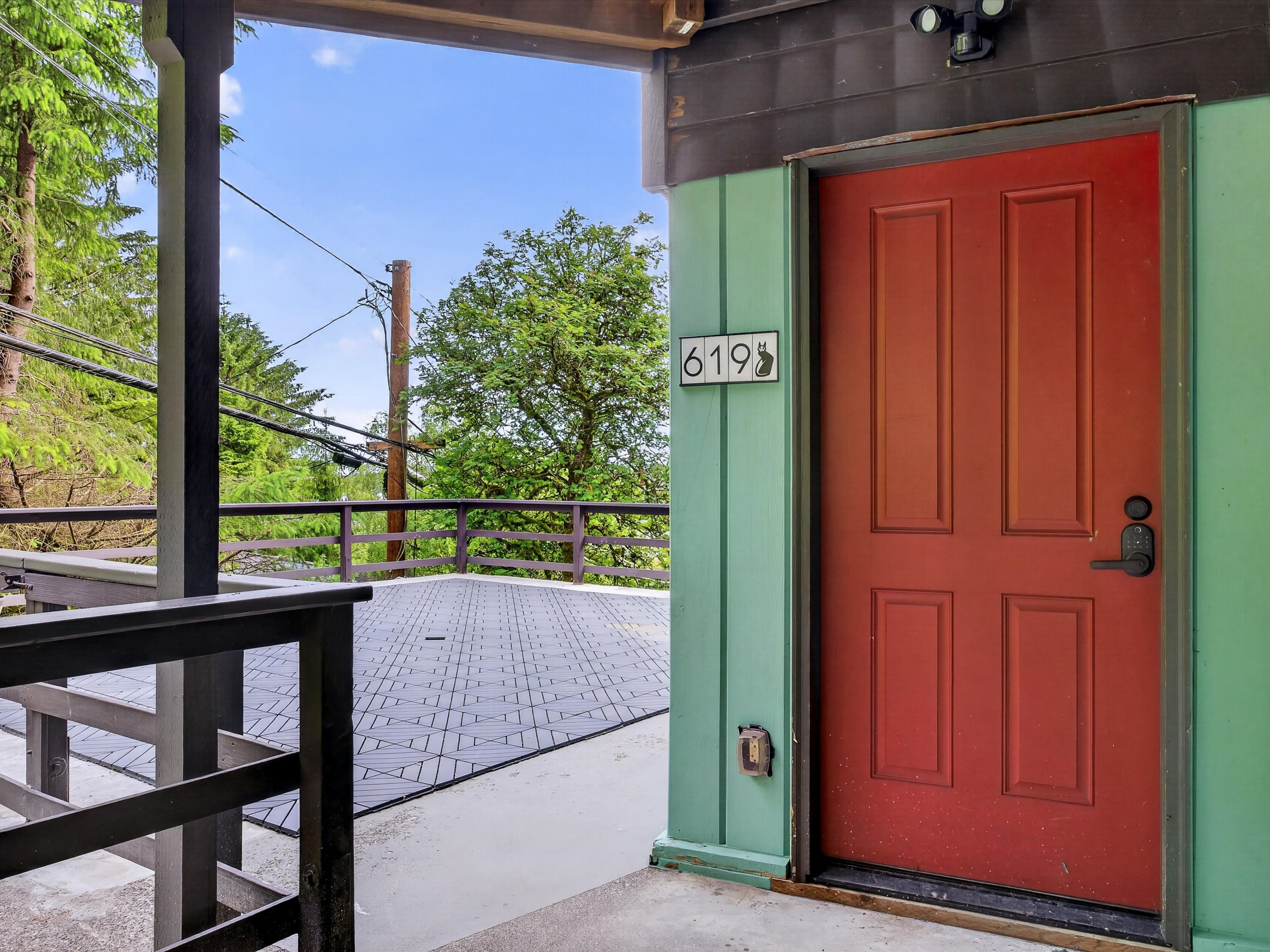 621 Pine Street - 619